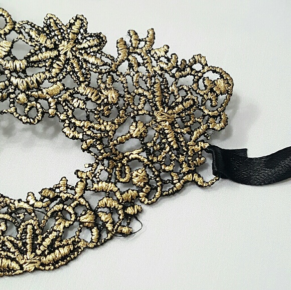⤵⤵#7 Masquerade Party Gold Venetian Lace Mask - Picture 3 of 3
